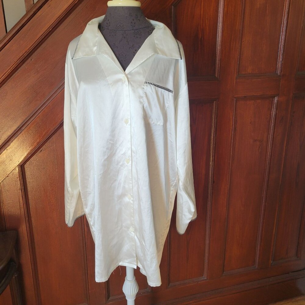 Victorias Secret White Satin Button-Down Long Sleeve Nightshirt L